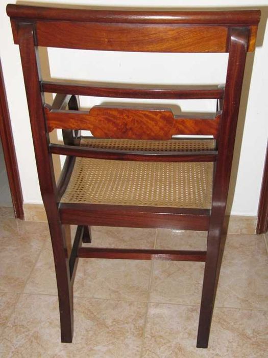 Cadeira de braços antiga em  Estilo inglês