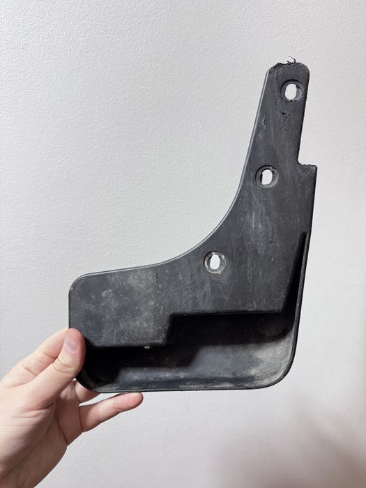 Бризговик передній лівий Nissan Rogue 2017-2020