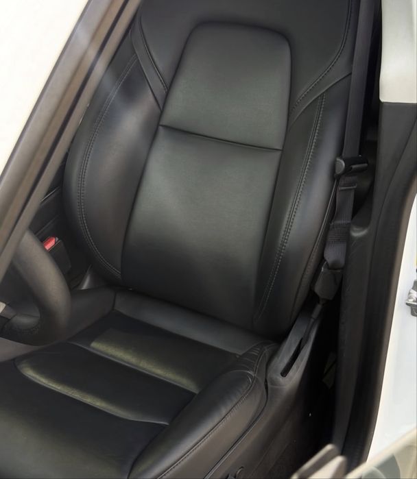 Tesla model Y 2020 рік