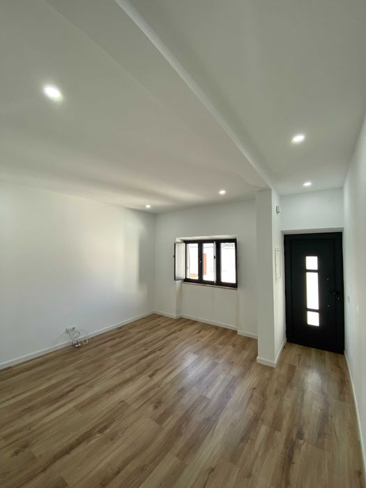 Moradia em banda T2 para alugar