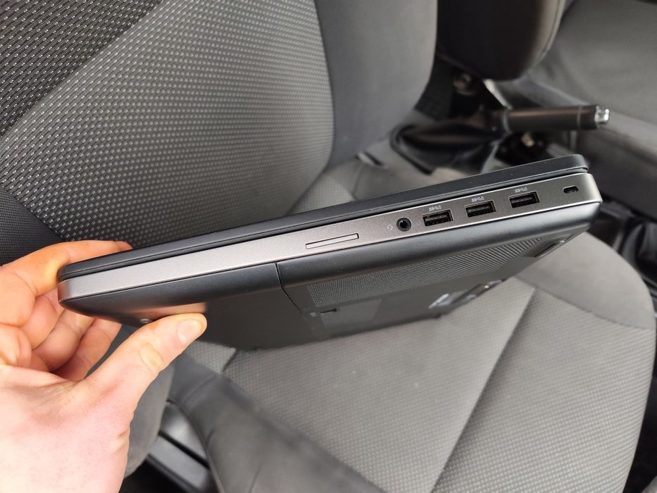 Стан 9 з 10, Сенсорний ноутбук Dell (i7 7820HQ/16/500/M1200 4gb)