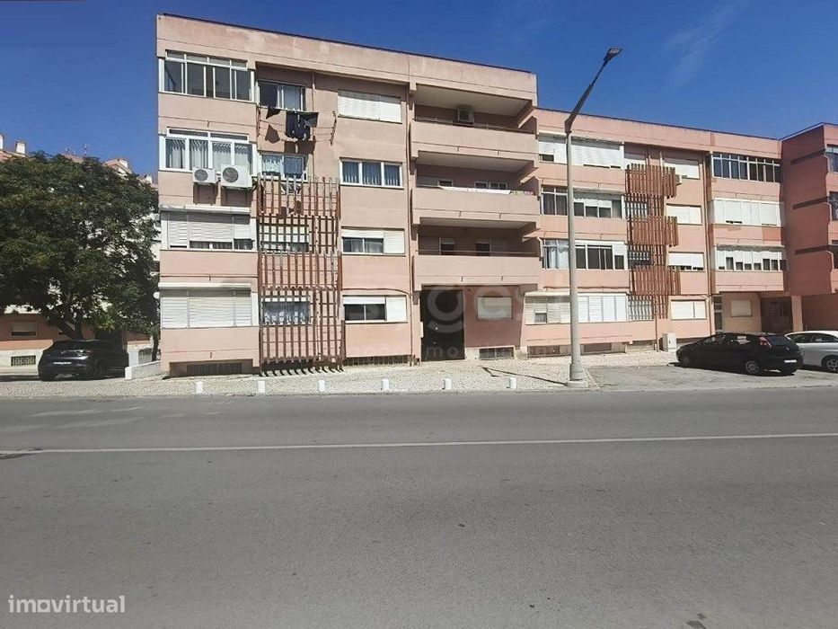 Apartamento T3 com Garagem Box