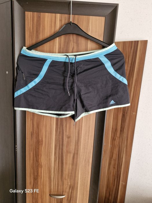 Spodenki krotkie damskie Adidas rozmiar M/L stan idealny