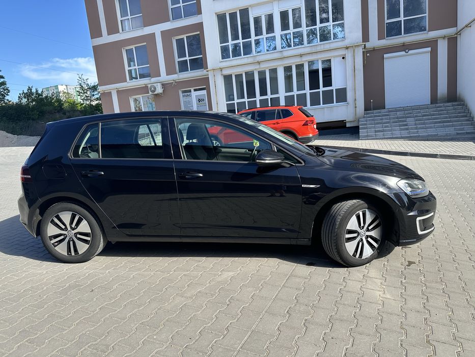 Volkswagen e-Golf 2015