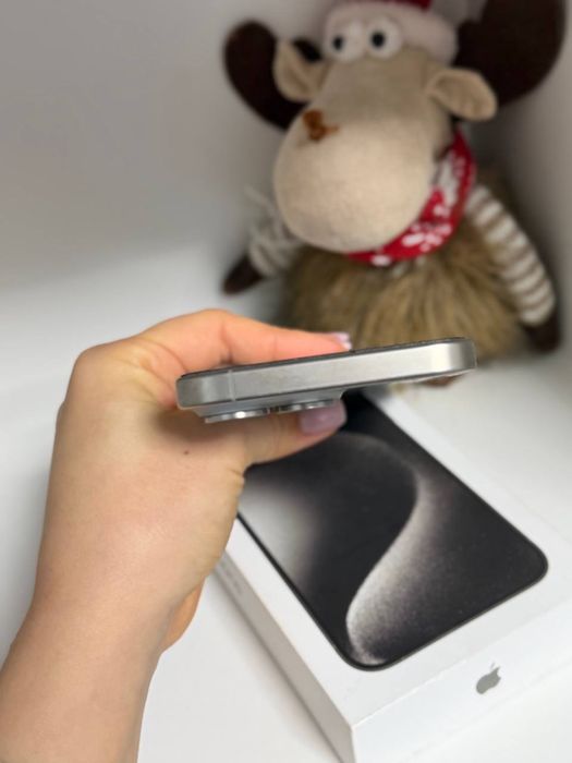 Продам IPhone 15Pro Max 256gb Titanium