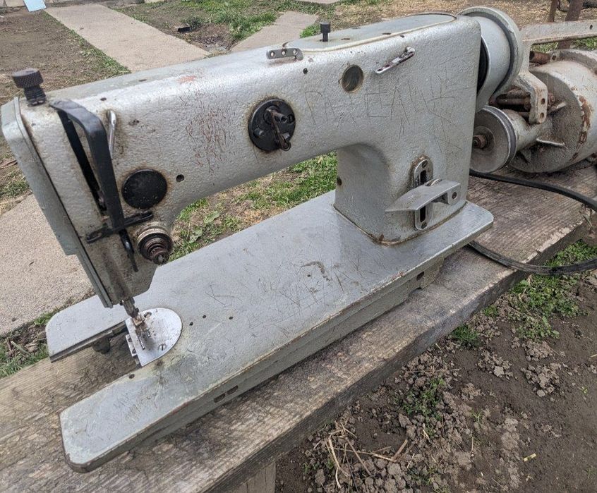 Промышленная швейная машинка 1022 / Промислова швейна машина 1022