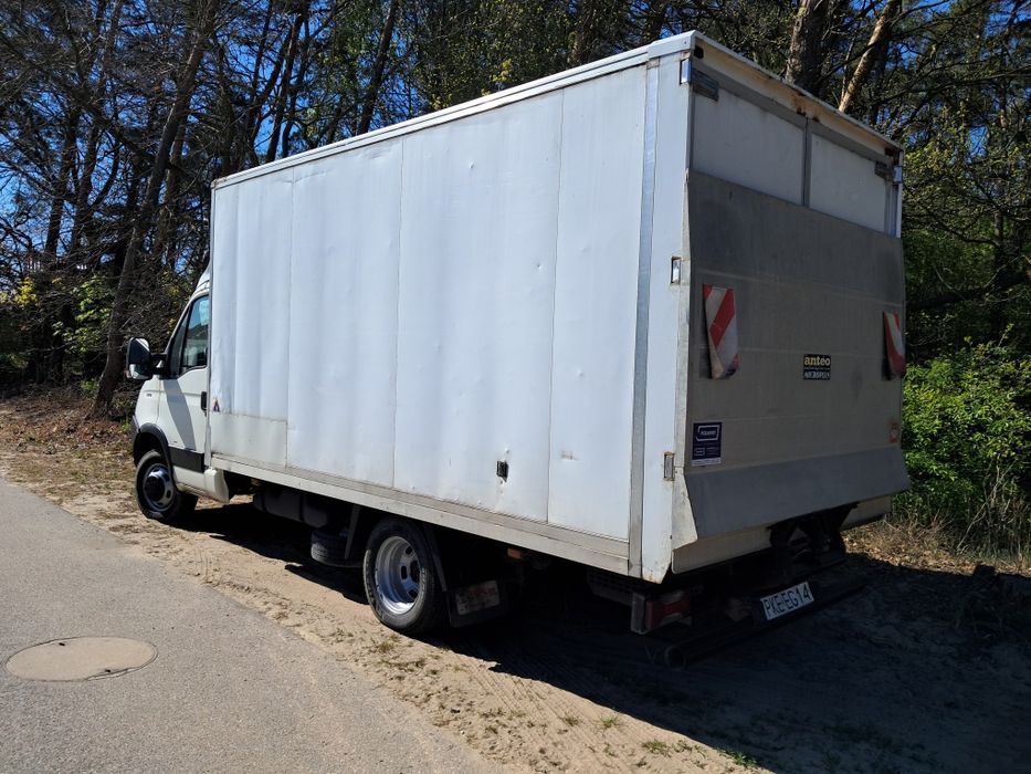 Do wynajęcia bus Iveco Daily + winda