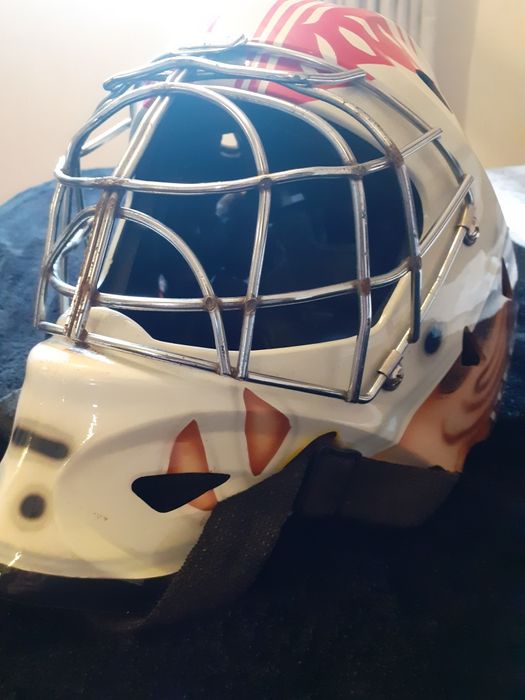 Capacete para guarda redes de hóquei