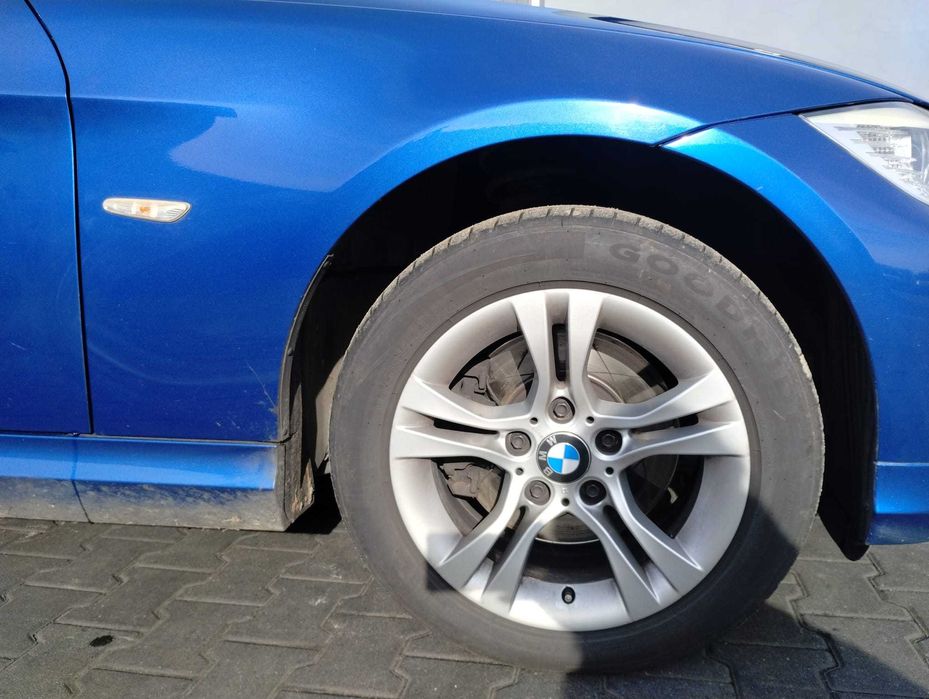 błotnik przód przedni  prawy BMW E90 E91 LIFT MontegoBlau, części