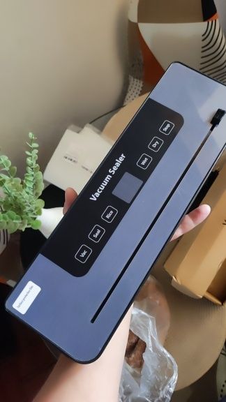 Сенсорний вакуматор з ножем Vacuum sealer + 10 пакетов