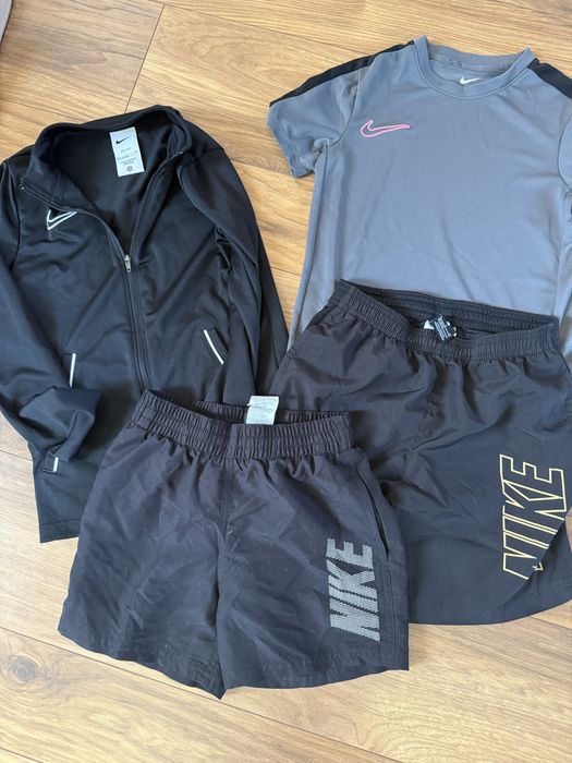 Zestaw ubrań Nike dla chłopca, bluza, tshirt, spodenki