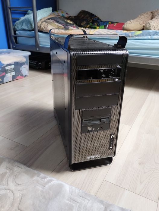 Komputer obudowa