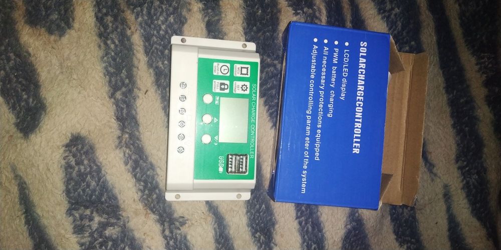 Контролер напряжения солнечних панелей 30А.