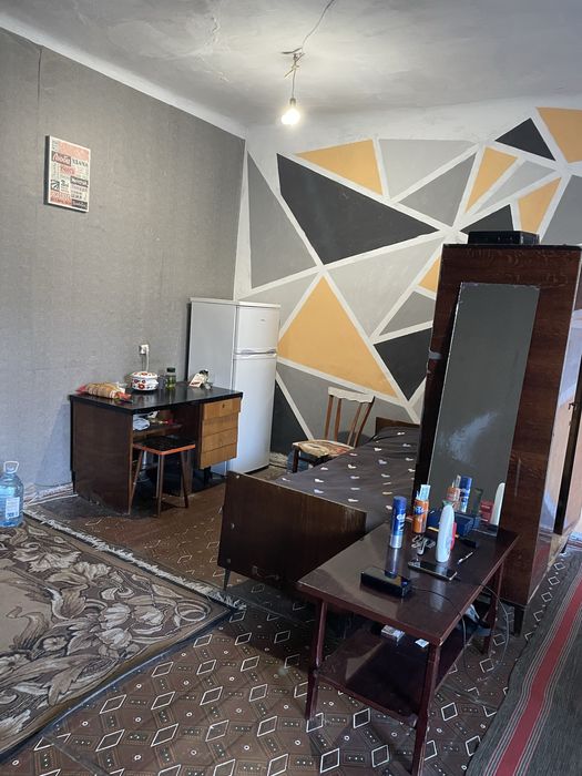 Продаю велику гарну кімнату в гуртожитку