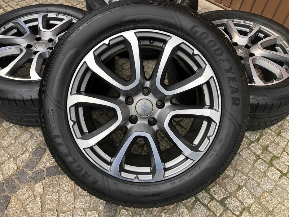 5x114.3 19 MASERATI LEVANTE GranSport Maserati Lato 265/50R19