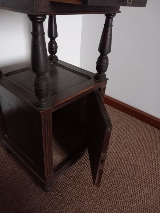 Mesa cabeceira mármore