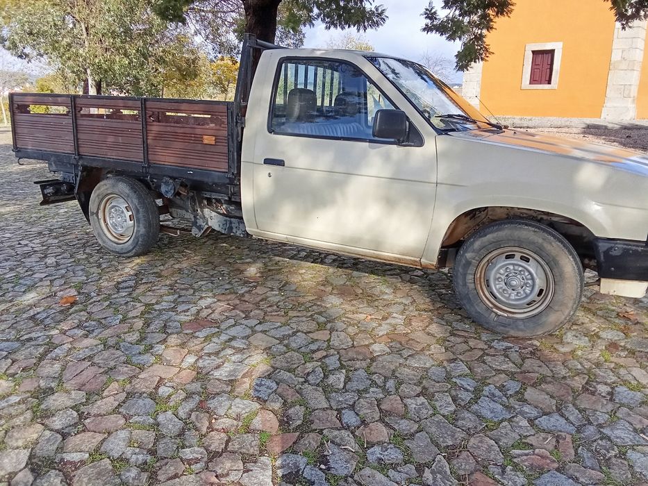 Vendo ou troco Nissan d21