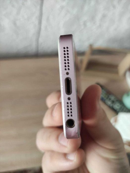 iPhone SE (2016) 32GB Rose Gold. Touch ID. Неверлок (Оригинал)