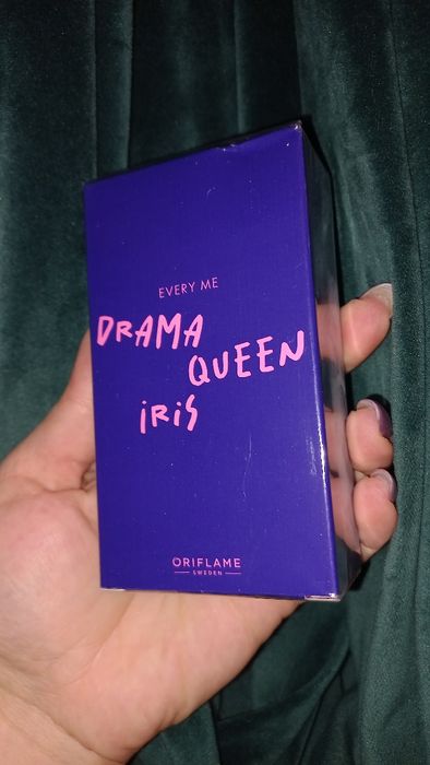 Woda toaletowa drama Queen iris oriflame