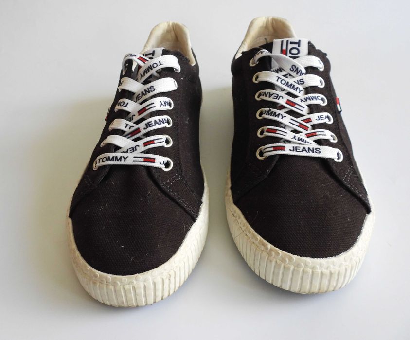 Tommy Hilfiger czarne krótkie trampki 37