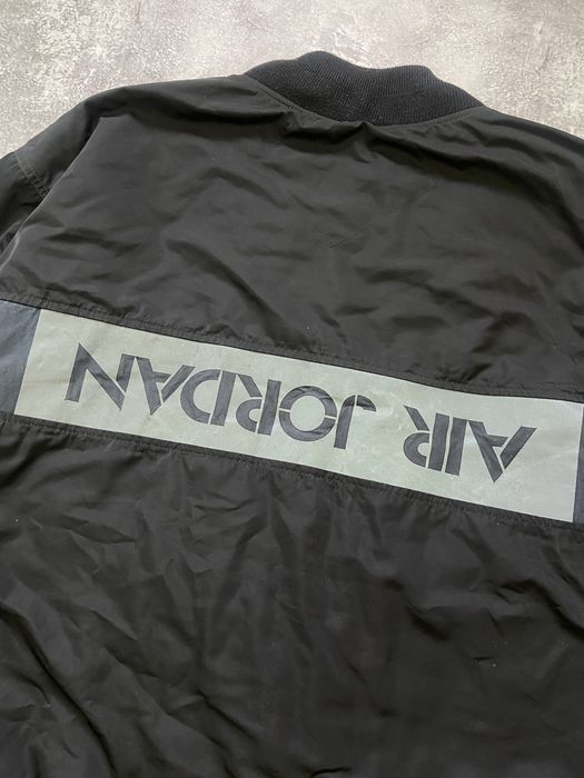 Дуже великий бомбер Jordan big logo nylon