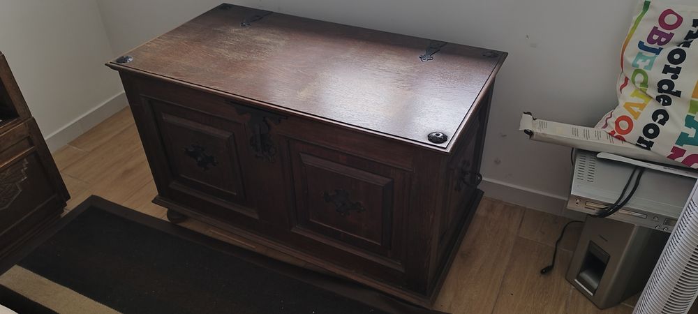 Cama 140cm  com mesa cabeceira e cómoda