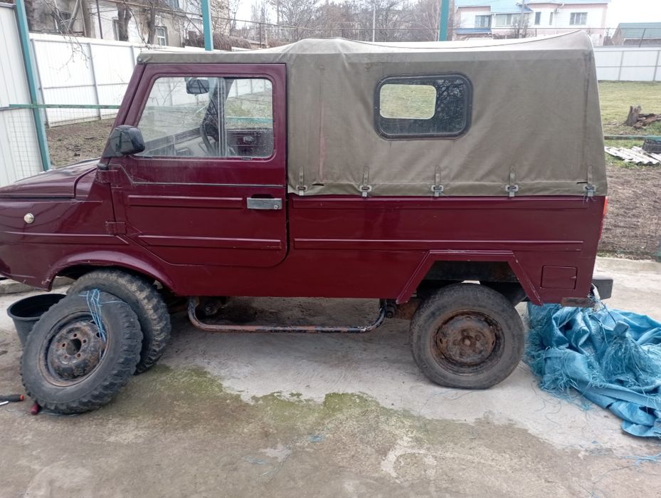 Продам ЛуАЗ один только красный на ходу второй нет .