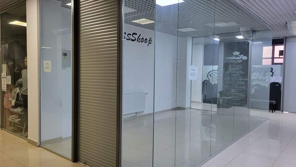 Здається в Здається в оренду торгово-офісне приміщення 
знаходиться