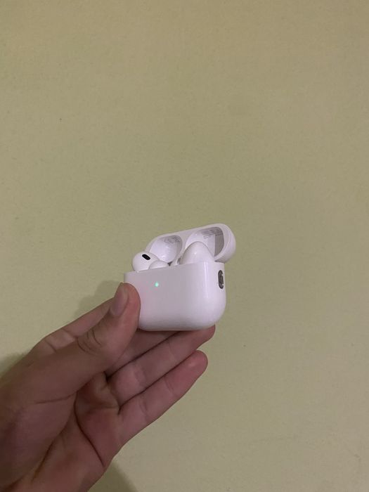 Продаю air pods 2 pro ідеал !
