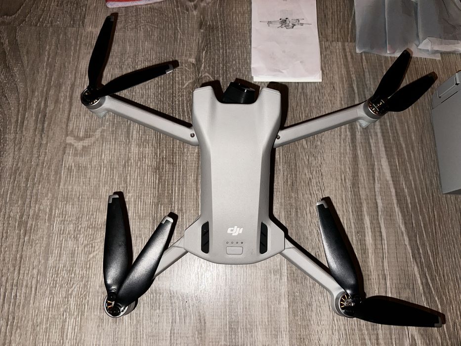 DJI Mini 3 + RC-N1 + 3 Baterias + Acessórios | ~15 ciclos