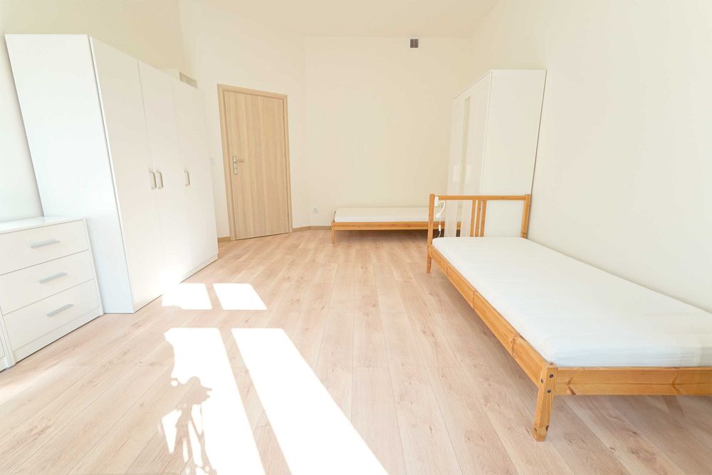 Duży i jasny dwuosobowy pokój w mieszkaniu studenckim w centrum Jeżyc, czynsz: 600 zł/osobę + media ≈ 220-320 zł/osobę - Widok 3