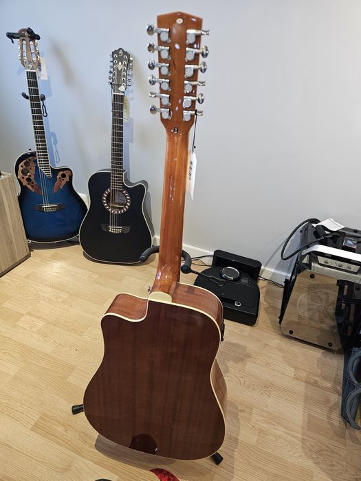 Zestaw gitara elektroakustyczna 12-strunowa Harley Benton + Futerał