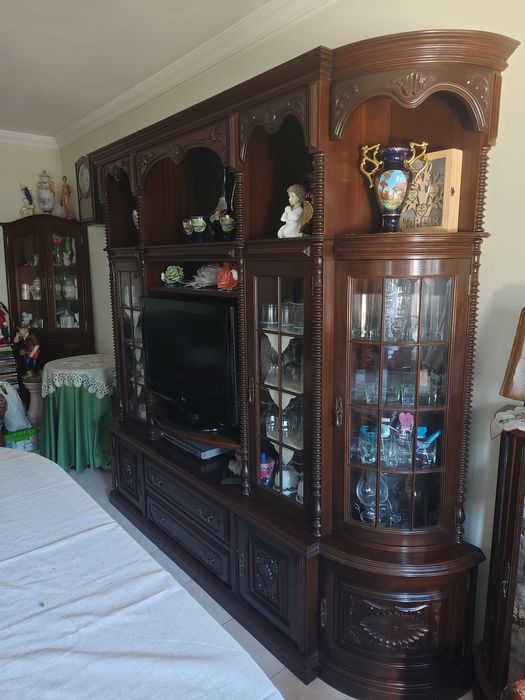 Móvel de Sala Vintage em Madeira Maciça (Mogno)