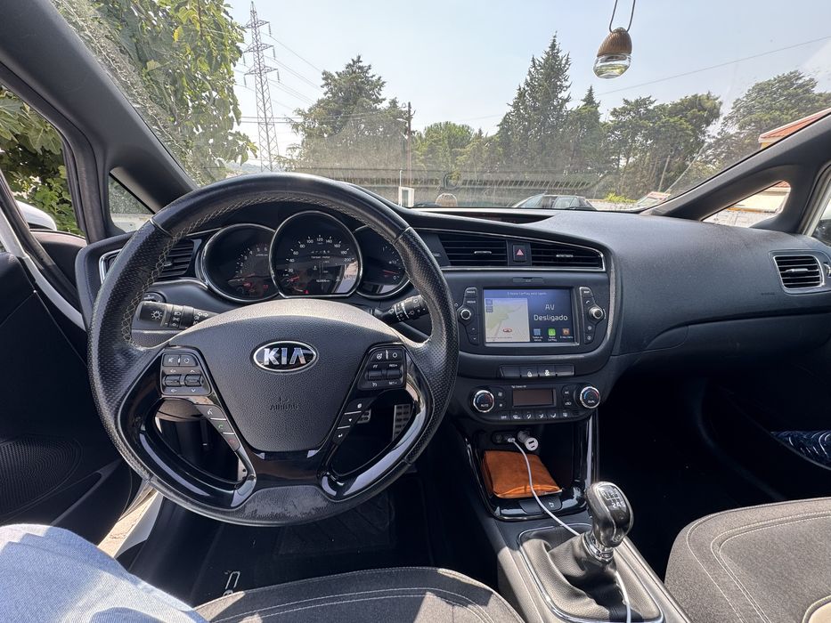 Kia Ceed SW GT Line 1.6 CRDi 2017 | Teto Panorâmico | GPS | 167.000 km