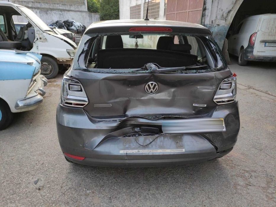 VOLKSWAGEN Polo V Sedan / Cross Salvado