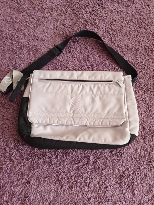 Cadeira, ovo para bebé e porta bebés Manduca