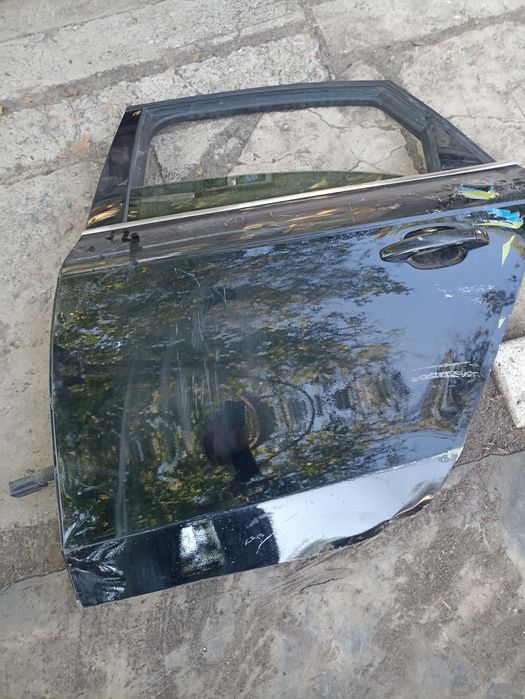 Двері ауді А4 2013 рік