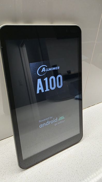 Tablet 8 polegadas - NOVO64741167057410120