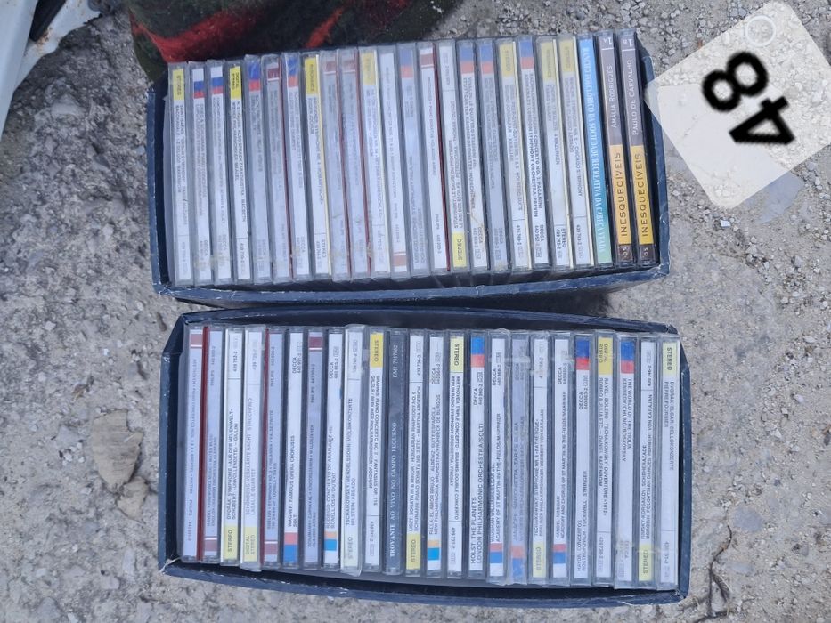 Quarenta e oito cds