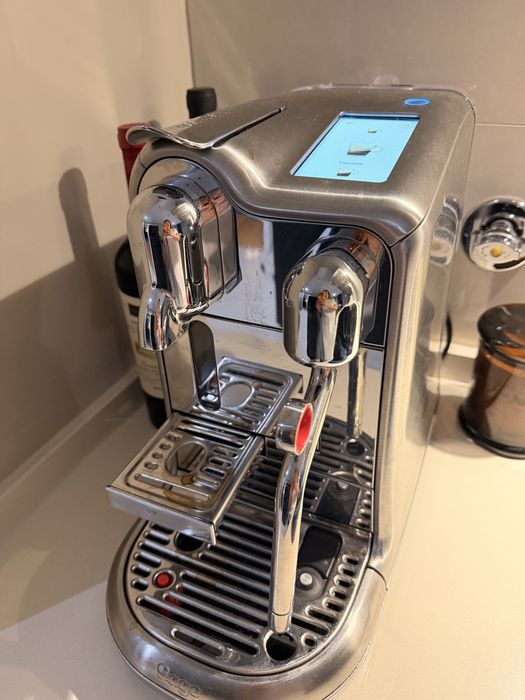 Maquina Nespresso - Creatista Pro Nespresso