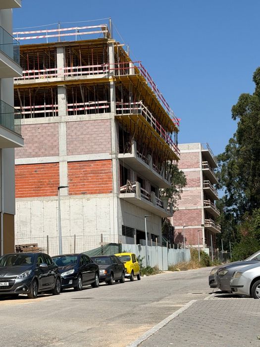 Apartamento,em Fase de Construção.T1+1 em Estrada Romana.Pedroso.Vila Nova de Gaia.A 5 m do Mercadona e outros serviços.