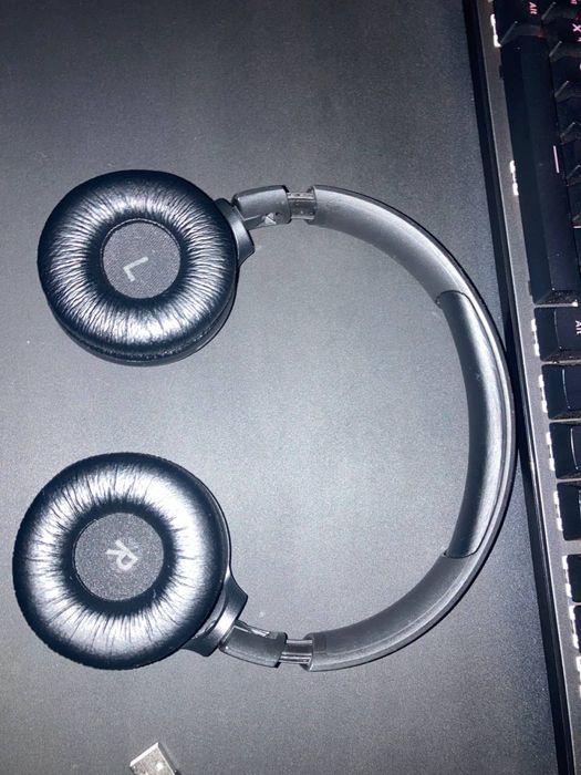 JBL Tune 510BT — беспроводные наушники, отличное состояние