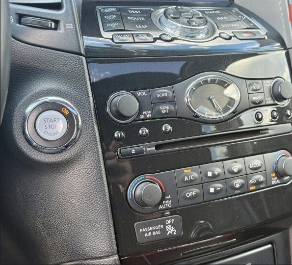 Продам Infiniti fx35