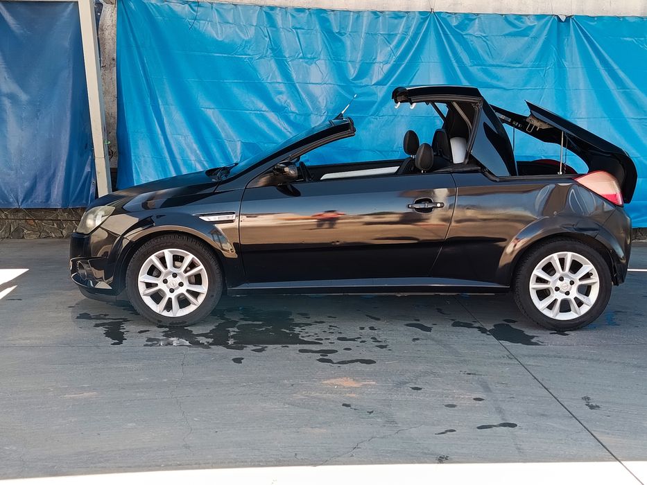 Opel Tigra twintop cabrio de 2005 a diesel 180mil kms