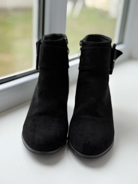 Замшеві жіночі боти