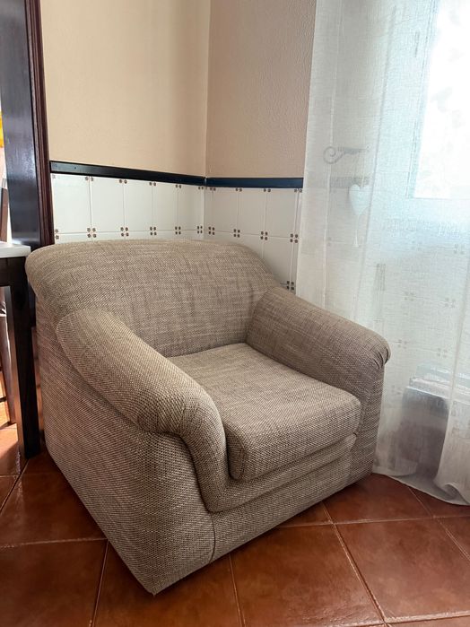 Sofá de 2 lugares + poltrona