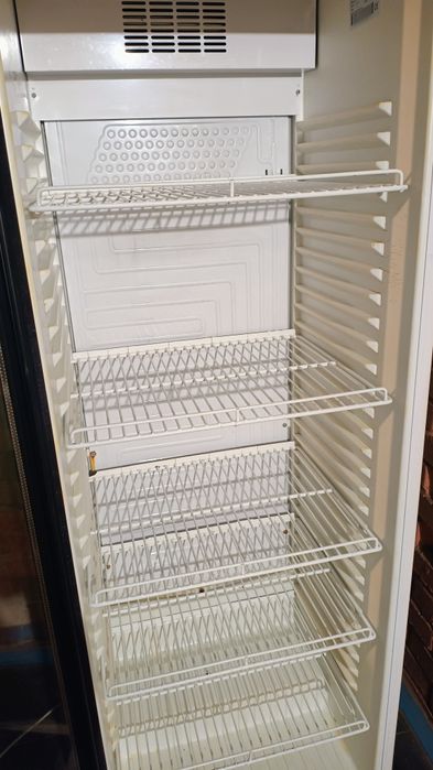 Вітринний холодильник/шафа