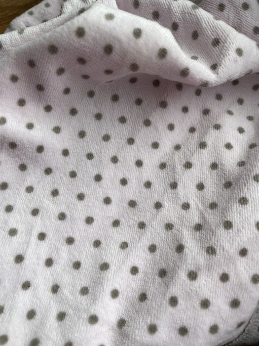 Sukienka w kropeczki