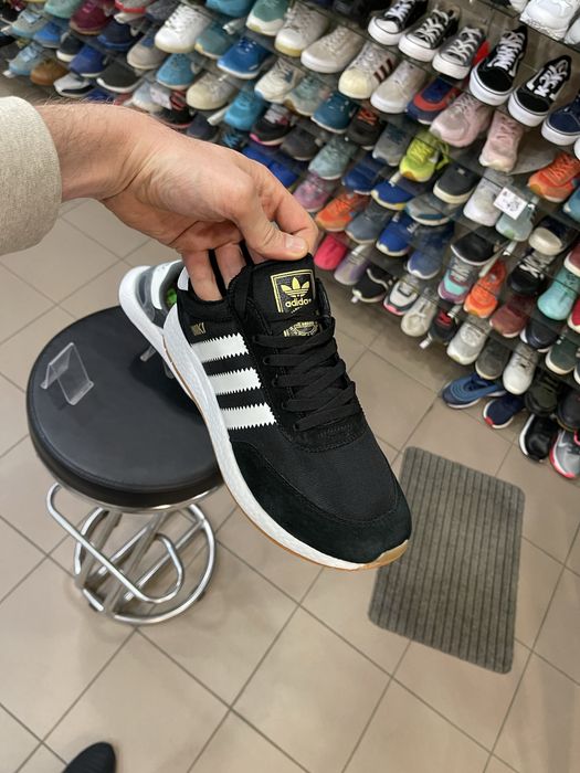 Кросівки adidas iniki