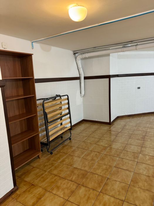 Lokal usługowy/ magazyn w suterenie